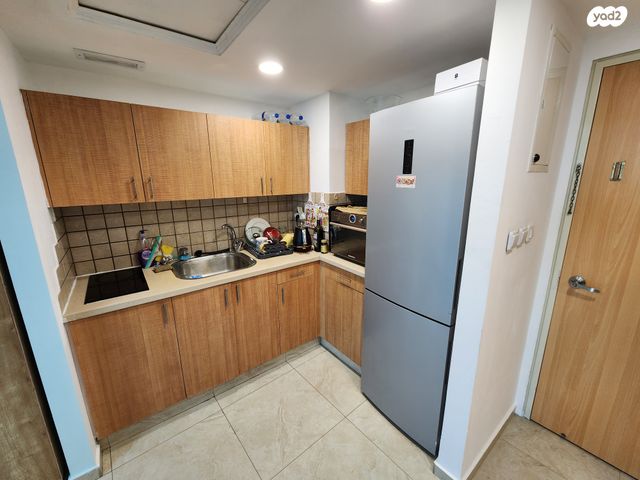 דירה, הפסגה 1, שורש, שורש