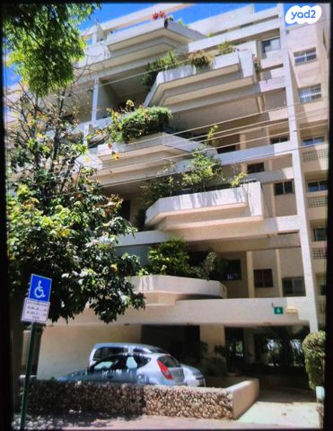 דירה, היסמין 6, הפרחים, כפר סבא