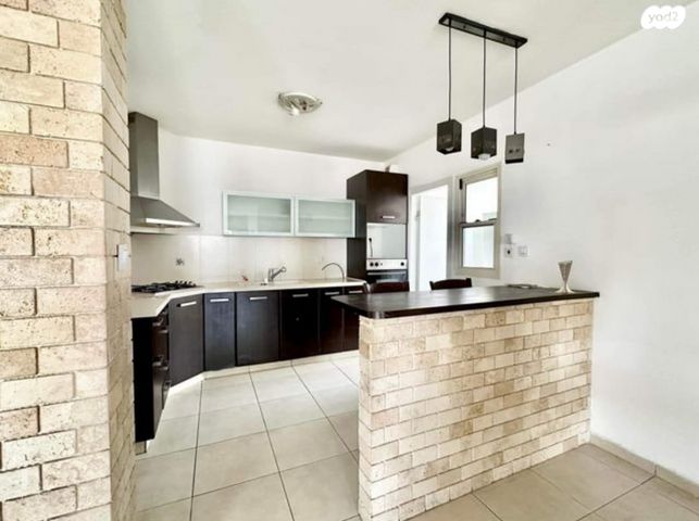 דירה, הרב מכלוף יאנה 3, משכנות זבולון, נתניה