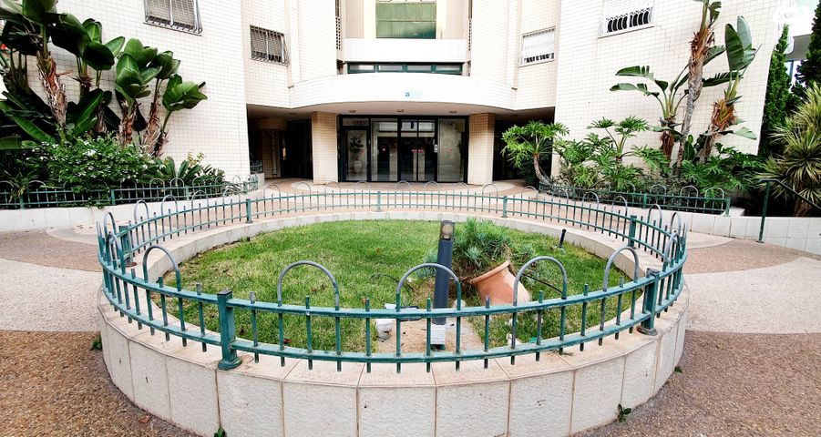 דירה, הרב מיימון 21, באבוב, בת ים