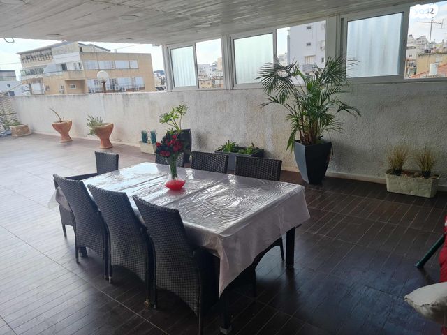 גג/ פנטהאוז, יהודה הלוי 3, רמב"ם, ראשון לציון