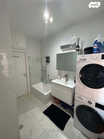 דירה, שדרות חיים וייצמן 105, צפון מערב מרכז העיר, נתניה