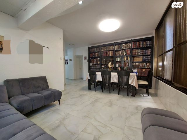 דירה, אמרי ברוך 6, קרית ויז'ניץ, בני ברק