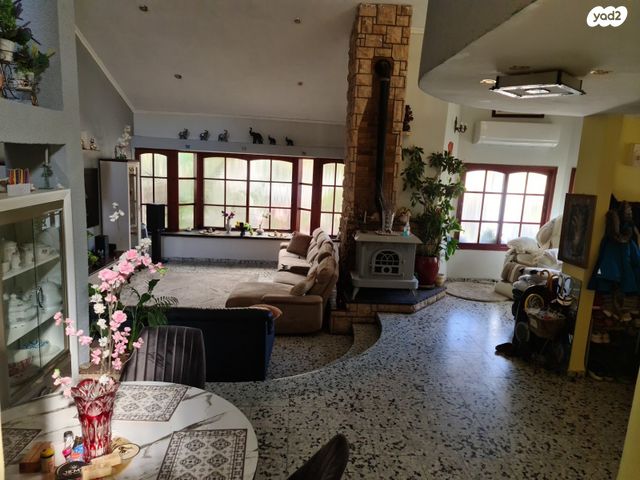 דו משפחתי, הדפנה 4, ביאליק, חדרה