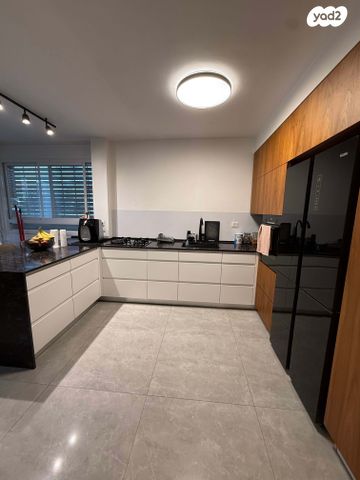 דירה, אירוס הארגמן 42, גבעת האירוסים, נתניה