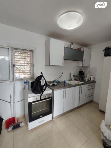 דירה, שמעון בר גיורא 5, שכונה ד', באר שבע