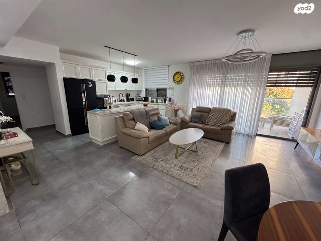 דירה, יפה ירקוני 5, קרית אילון, חולון