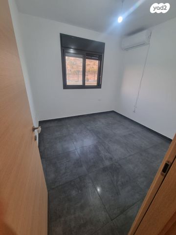 דירת גן, שוהם 34, אבני חן, חריש