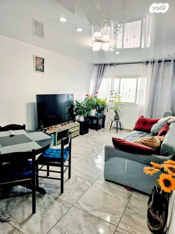 דירה, מעלה הבנים 3, שכונה ותיקה - מרכז העיר, מעלות תרשיחא