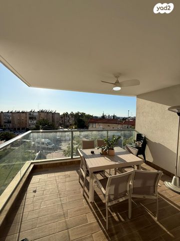 דירה, לוי אשכול 2, גבעתי, רחובות