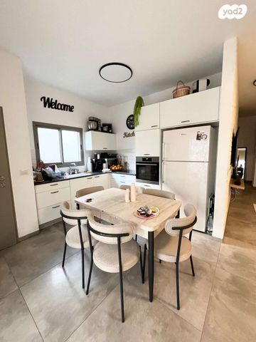 דו משפחתי, ישפה 29, רובע 10 חן, קצרין