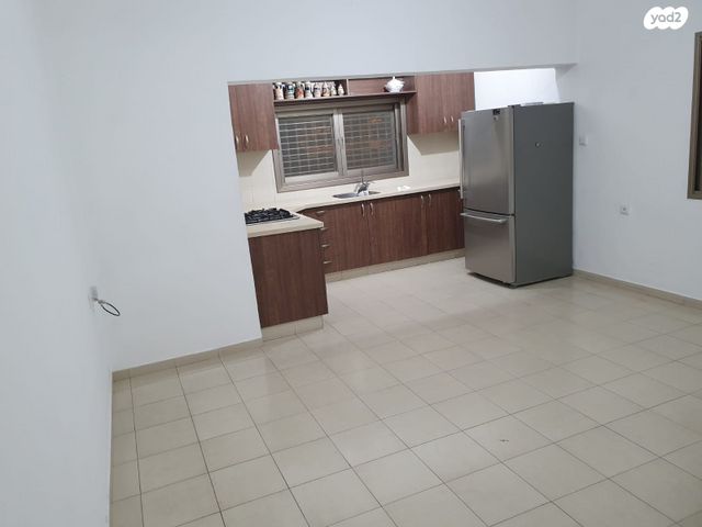 דירת גן, מנוחה ונחלה 26, ג' / מרכז מזרח העיר, רחובות