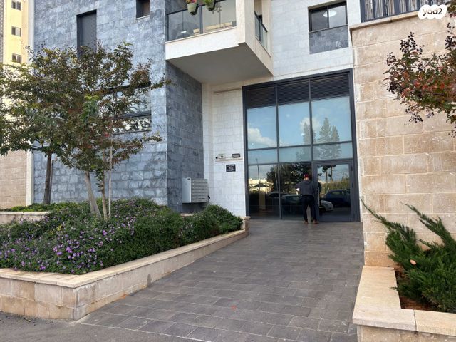 דירה, שעורה 10, עמירם, פרדס חנה כרכור