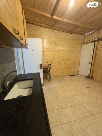 אברהם ליוואי 10