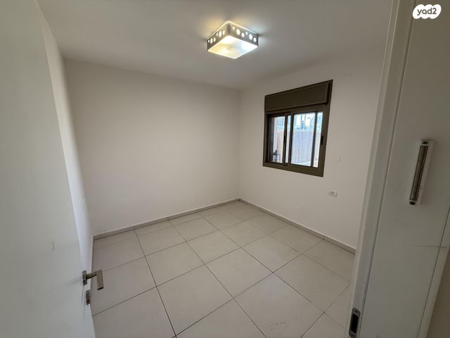 שדרות הנשיא השישי 16