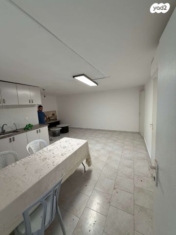 מרתף/ פרטר, רבנו וידל הצרפתי 6, רובע ט', אשדוד