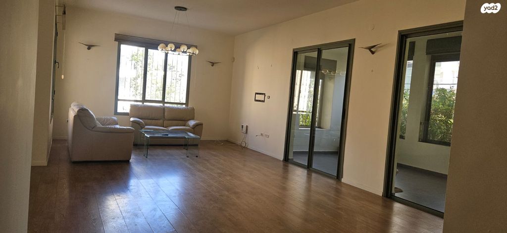 כיכר היינריך היינה 16