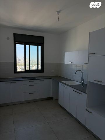 דירה, יעקב פיכמן 5, קרית אילון, חולון