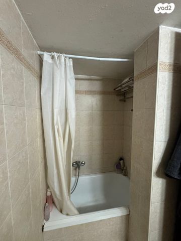 דירה, המלבן 12, הל"ה, גבעתיים