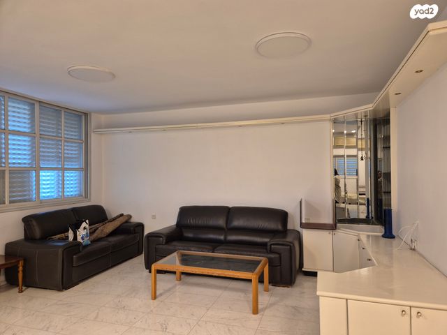 גג/ פנטהאוז, הרצל 1, שכונת יהלום, מרכז העיר ב, רמת גן