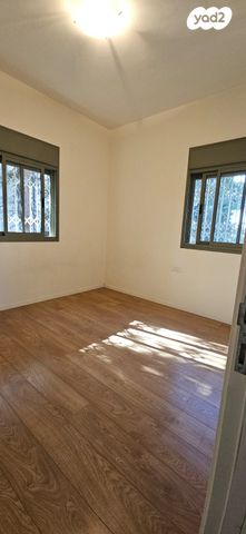 דירה, כיכר היינריך היינה 16, מרכז הכרמל, חיפה