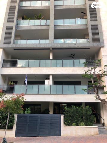 אוסטרובסקי 20