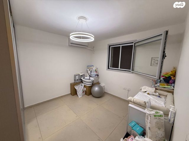 מרתף/ פרטר, שושן צחור 4, רמת אמיר, קדימה צורן