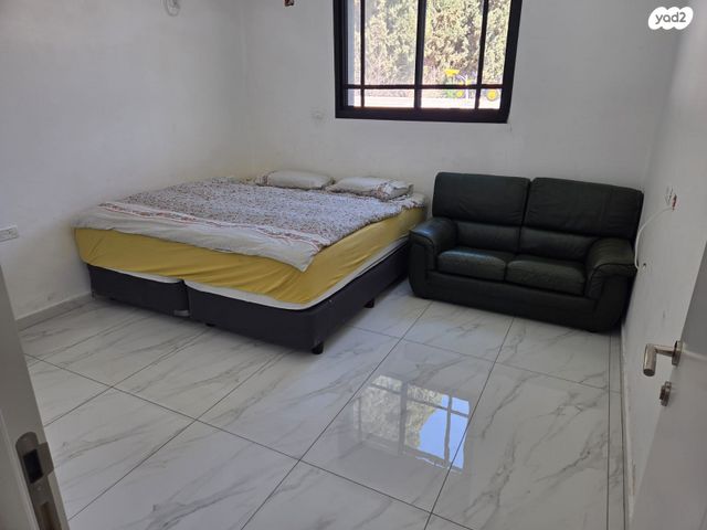 דירת גן, יצחק שמיר 72, שאר העיר, חצור הגלילית