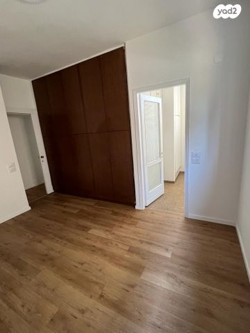 דירה, קריניצי 60, שכונת יהלום, מרכז העיר ב, רמת גן