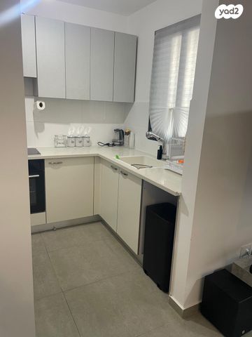 רפאל איתן 30