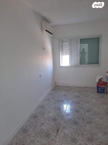 דירה, ז'בוטינסקי 10, שיכון ד, טבריה