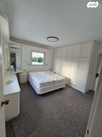 גג/ פנטהאוז, הרצל 1, שכונת יהלום, מרכז העיר ב, רמת גן