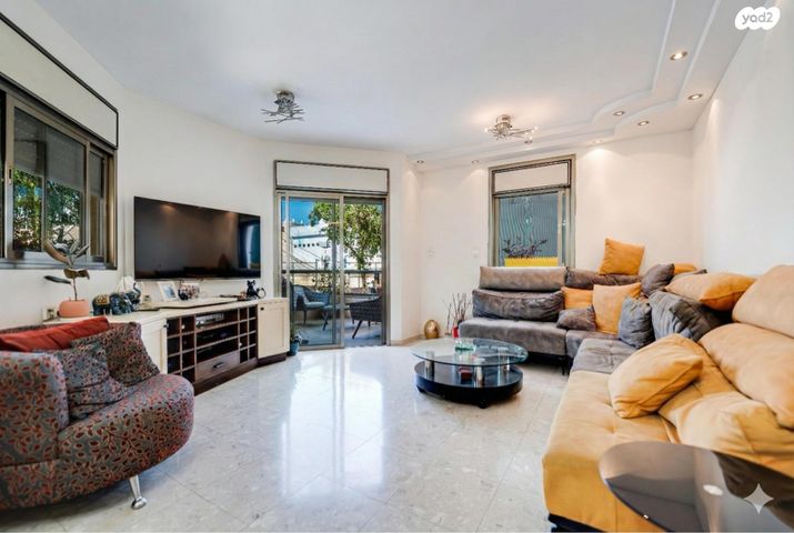 דירה, המעיין 22, ארלוזורוב, גבעתיים