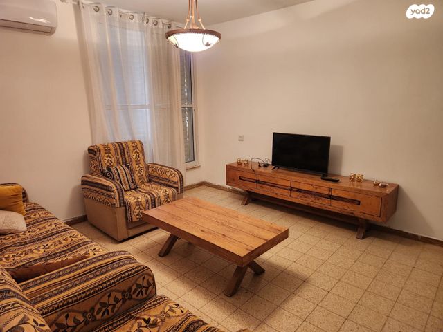 רחבת הרב קוק 18