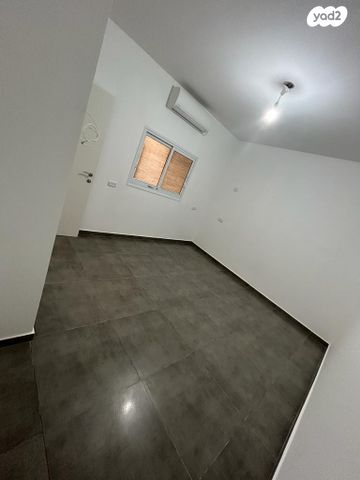 דירה, הזית 24, שאר העיר, קרית עקרון