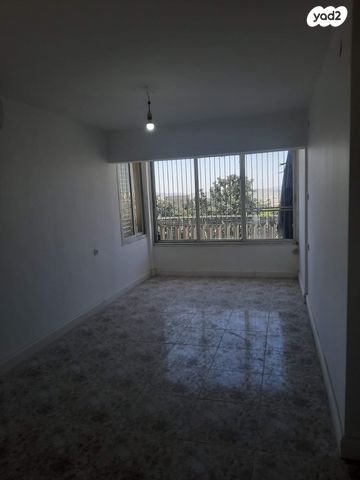 דירה, ז'בוטינסקי 10, שיכון ד, טבריה