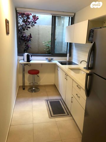 מרתף/ פרטר, חנה סנש 10, השכונה הוותיקה, גבעת שמואל