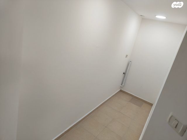 מרתף/ פרטר, קוממיות 5, מרכז פרדס חנה, פרדס חנה כרכור