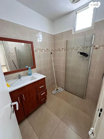 דירה, שדרות יוספטל 64, מרכז העיר, קרית אתא