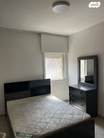 דירה, נפתלי אימבר 13, העיר התחתית, ואדי סאליב, חיפה