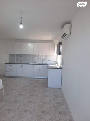 ז'בוטינסקי 10