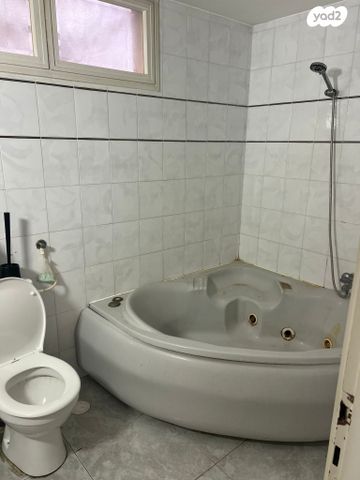 דירת גן, הנרייטה סולד 11, עיר, מרכז העיר, נהריה