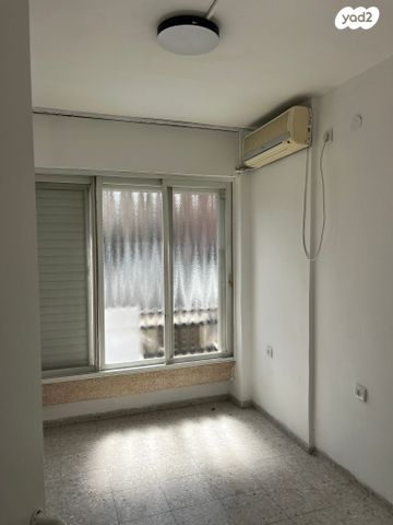 דירה, נפתלי אימבר 13, העיר התחתית, ואדי סאליב, חיפה