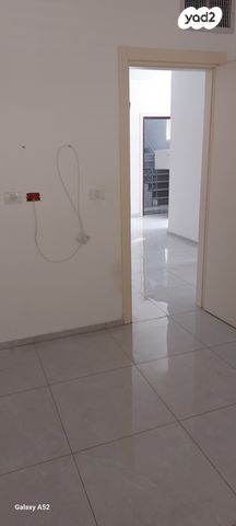 דירה, הרב אלימלך נויפלד 17, נאות גנים, נתניה