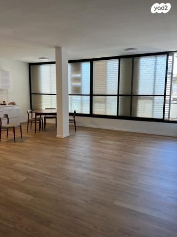 דירה, קריניצי 60, שכונת יהלום, מרכז העיר ב, רמת גן