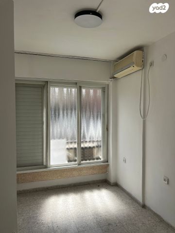 נפתלי אימבר 13