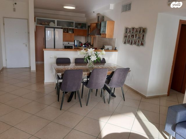 דירה, סוקולוב 24, מגדיאל, הוד השרון