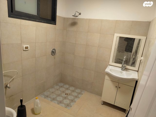 מרתף/ פרטר, קוממיות 5, מרכז פרדס חנה, פרדס חנה כרכור