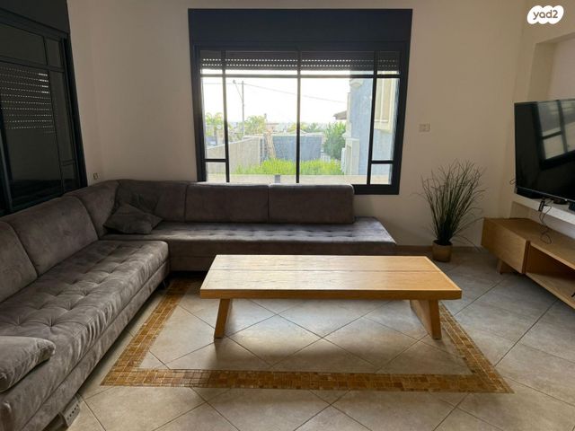 דירת גן, זאב ז'בוטינסקי 29, הראשונים, שלומי