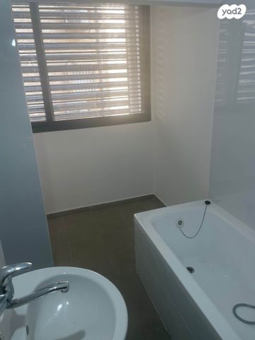 דירה, אוסטרובסקי 20, מרכז דרום, רעננה